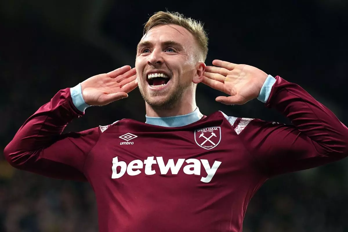 Jarrod Bowen celebrates West Ham win against Sunderland