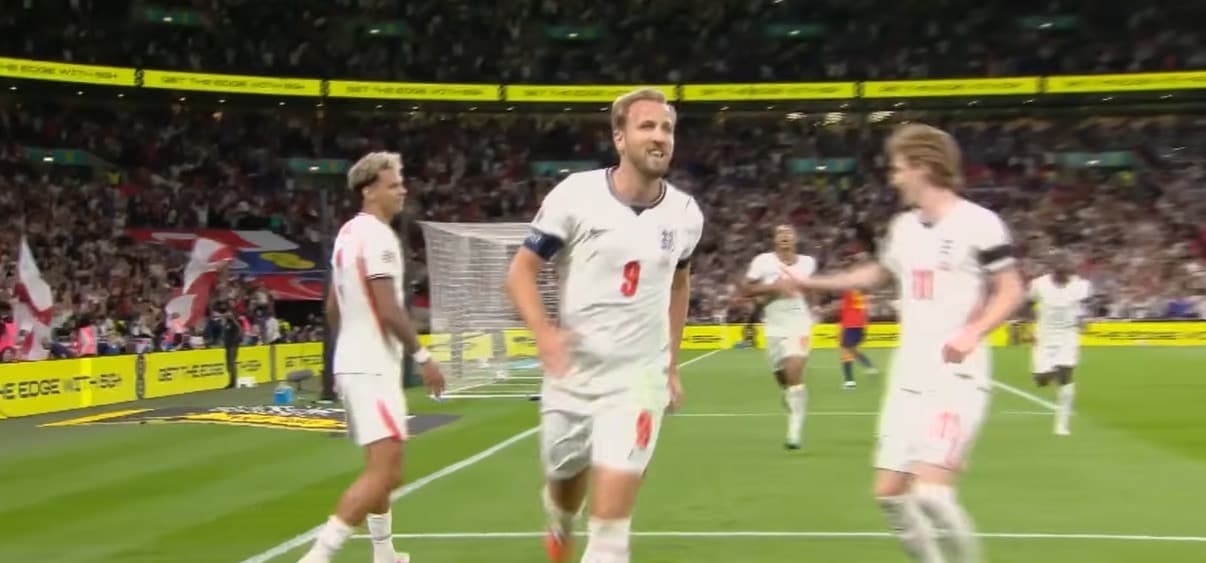 England Players celebrating vs Czechia