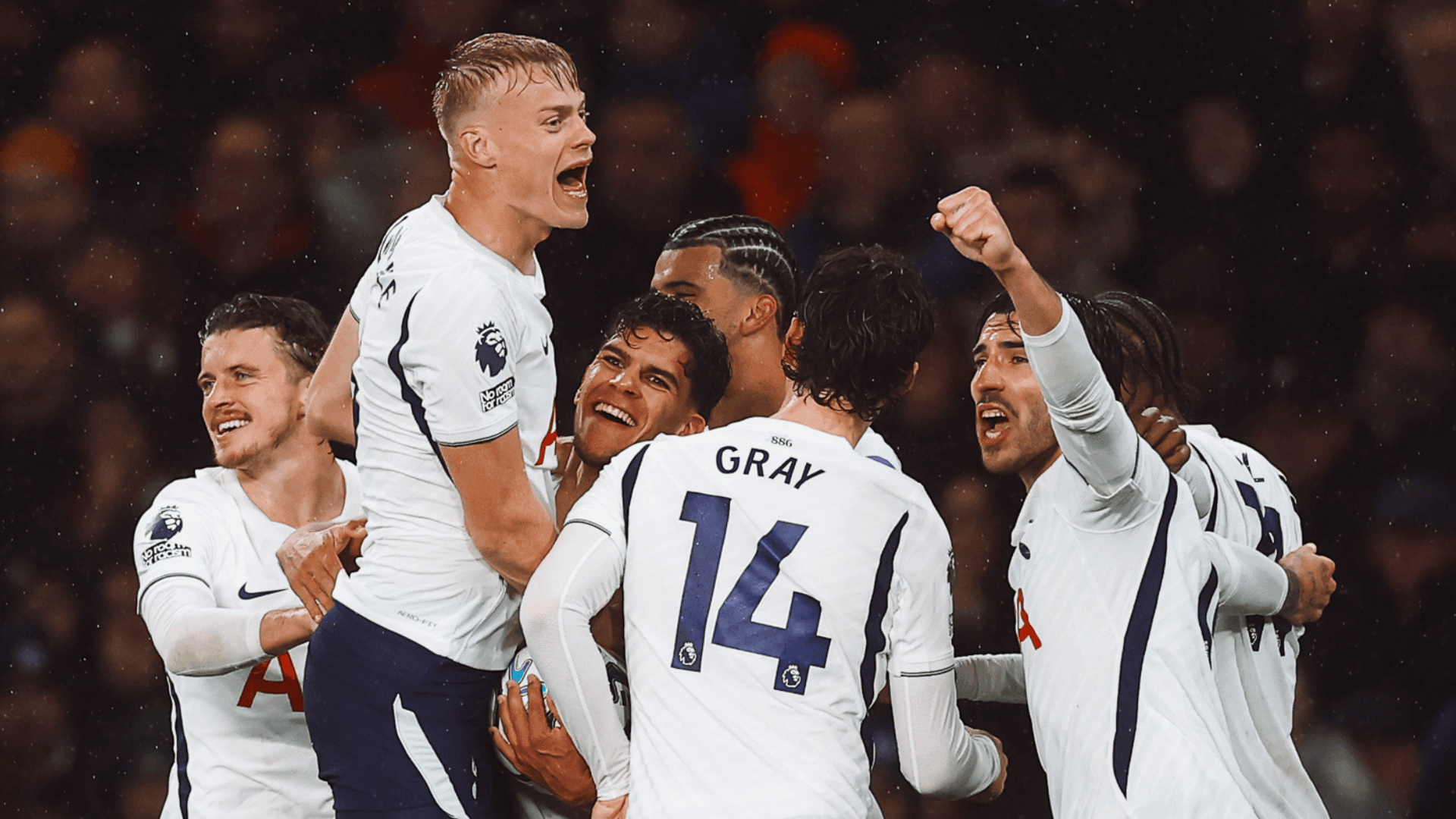 Tottenham players celebrate vs Chelsea